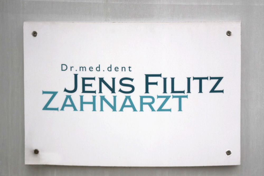Zahnarztpraxis-Filitz-Eingang